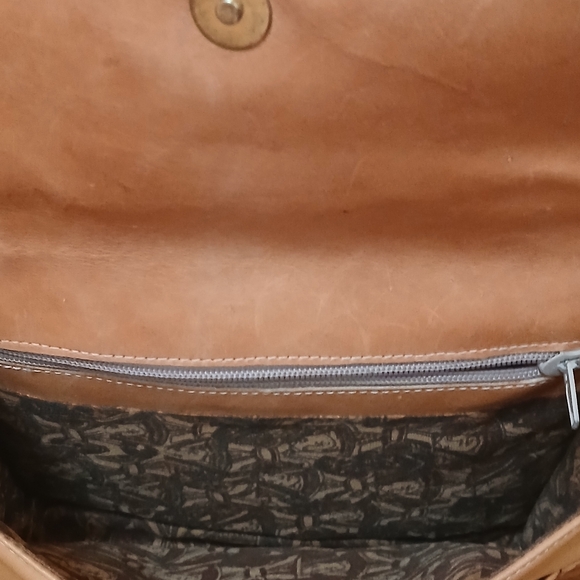 Tan Leather Crossbody Bag - Picture 3 of 8
